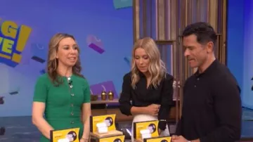 Robe maxi en tricot Sandro portée par Shannon Doherty vue en direct avec Kelly et Mark le 19 mars 2026