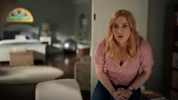 Cardigan Wilfred Fika porté par Melinda Monroe (Alexandra Breckenridge) tel que vu dans Virgin River (S07E01)