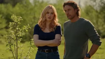 Icone Marbled Buttons Ribbed Cropped T-shirt worn by Melinda Monroe (Alexandra Breckenridge) as seen in Virgin River(S07E06)