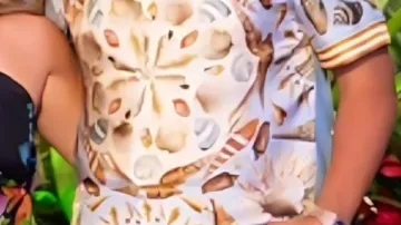 Hawaiian Shirt of Self - Judge (Luke Bryan) in American Idol