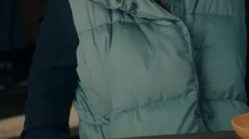 Chaleco verde de Kay Scarpetta (Nicole Kidman) en Scarpetta