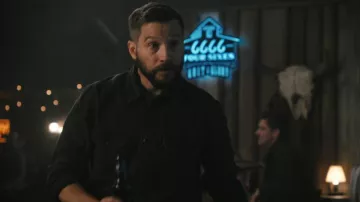 Levi's Barstow Western Denim Shirt worn by Pete Calvin (Logan Marshall-Green) as seen in Marshals (S01E03)