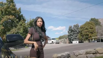 Calesia Zip Up Haut par Guizio, porté par Layla Taylor tel que vu dans The Secret Lives of Mormon Wives (S04E08)