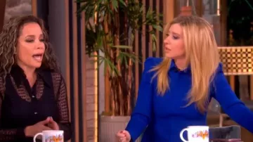 Chaqueta Scanlan Theodore Crepe Knit Peplum Collar j$Usada por Sara Eisen vista en The View el 19 de marzo de 2026