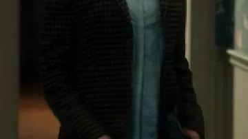 Blazer pata de gallo usada por Kay Scarpetta (Nicole Kidman) en Scarpetta