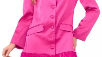 Vestido rosa que lleva (Lori Bergamotto) en Good Morning America: Edición de fin de semana