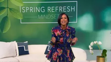 Carolina Herrera Tulip Tie-Neck Mini Shirtdress worn by Tamron Hall as seen in Tamron Hall Show on March 24, 2026