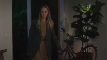 Blazer en laine rayé de Stella McCartney porté par Teddy Altman (Kim Raver) tel que vu dans Grey’s Anatomy (S22E12)