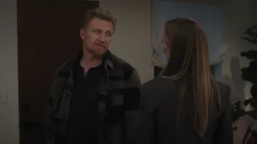 Chaqueta de camisa relajada de John Varvatos Coroados usada por Owen Hunt (Kevin McKidd) como se ve en Grey's Anatomy (S22E12)