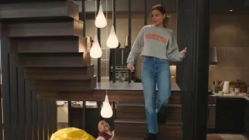 Sudadera de Tejido Inverso Campeona de la Universidad de Princeton llevada por Jo Wilson (Camilla Luddington) como se ve en Grey's Anatomy (S22E13)