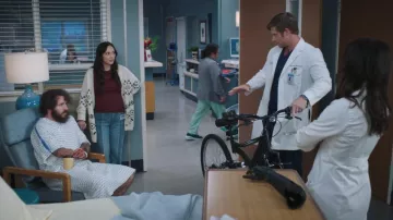 Weekend Max Mara Acacia Cardigan Sweater worn by Jules Millin (Adelaide Kane) as seen in Grey's Anatomy (S22E13)