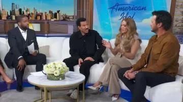 Perle à pompe Schutz Boris High Stiletto Stiletto Pumpin porté par Carrie Underwood tel que vu dans Good Morning America le 24 mars 2026