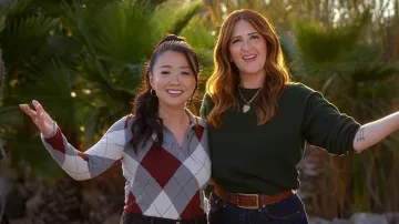 Mango Textured Square Buckle Belt worn by D'Arcy Carden as seen in Wild Vacation Rentals (S01E01)