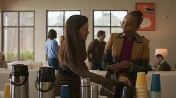 Manteau en laine imprimé multicolore Etro porté par Amanda Wagner (Sonja Sohn) tel que vu dans Will Trent (S04E12)