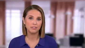 Camisa de punto acanalada Hobbs Fara llevada por Elizabeth Schulze, vista en Good Morning America el 25 de marzo de 2026