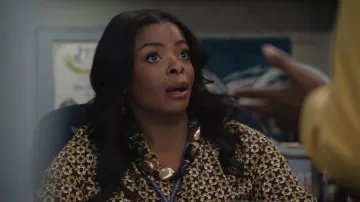 Camiseta de manga larga sintética T Tahari usada por Ava Coleman (Janelle James) como se ve en Abbott Elementary (S05E17)