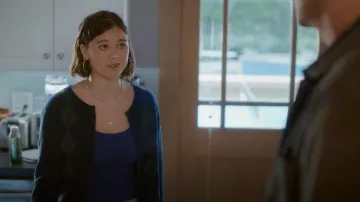 Tank Air Studio Tank porté par Alice (Lukita Maxwell) tel que vu dans Shrinking (S03E08)