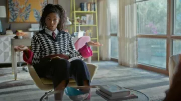 Rachel Comey Don Pantalones que lleva Gaby (Jessica Williams) como se ve en Shrinking (S03E09)