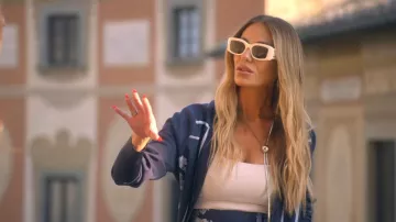 Lunettes de soleil carrées Céline Triomphe portées par Dorit Kemsley telles que vues dans Les vraies femmes au foyer de Beverly Hills (S15E15)