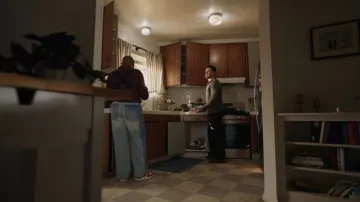 Mother Pipe Dream Button Sneak Fray llevada por Henrietta Wilson (Aisha Hinds) vista en 9-1-1 (S09E15)