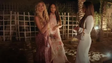 Vestido largo Vero Moda Vmsanna que lleva Sofía tal y como se ve en The Princess Diaries (S02E04)