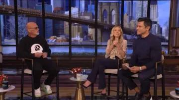 Jersey de bola RSQ 8 que lleva Howie Mandel visto en DIRECTO con Kelly y Mark el 23 de marzo de 2026
