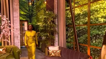 Robe Midi en sergé de soie imprimée Marni portée par Deborah Roberts telle que vue dans The View le 1er avril 2026