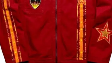 Chaqueta de carreras que lleva John F. Kennedy en los mejores momentos de la carrera | Gran Premio de Japón 2025
