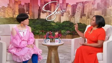 Truco de Megan Ocain del vestido de ojos llevado por Atsuko Okatsuka visto en Sherri el 25 de marzo de 2026
