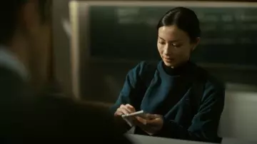 Champion Fleece Powerblend Sweatshirt worn by Sunny (Lauren Tsai) as seen in Rooster (S01E03)