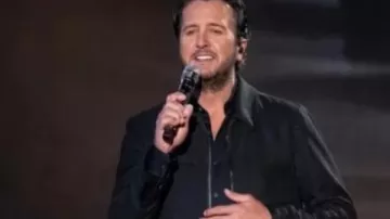American Idol S24 Luke Bryan Chaqueta negra usada por Luke Bryan tal como se ve en American Idol