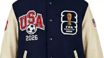 Chaqueta Varsity de EE. UU. usada por Kylian Mbappé vista en la Copa Mundial de la FIFA