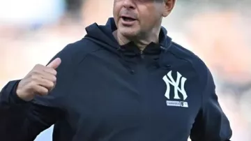 Chaqueta Aaron Boone Yankees vs Giants 2026