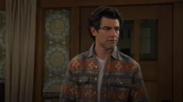 Chemise Faherty Doug Goodfeather Canyon portée par Dave Johnson (Max Greenfield) telle que vue dans The Neighborhood (S08E15)