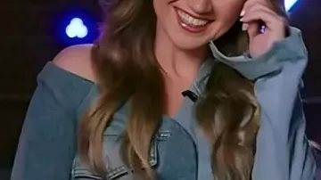 La veste asymétrique de The Voice S26 Kelly Clarkson