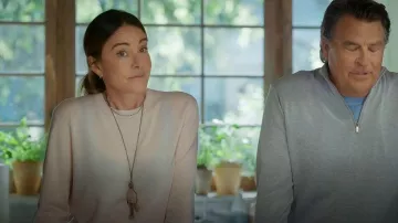 Cynthia Rowley Jersey Elea llevado por Liz (Christa Miller) tal como se ve en Shrinking (S03E10)