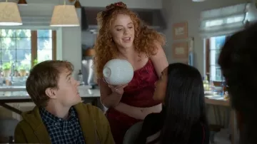 Pantalones Guizio de corbata lateral fruncidos que lleva Summer como se ve en Shrinking (S03E10)
