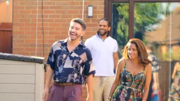 Vestido largo de algodón orgánico de Farm Rio Black Delicate Forest Sin S06E04) llevado por Dilly Carter como se ve en Sort Your Life Out (S06E04)