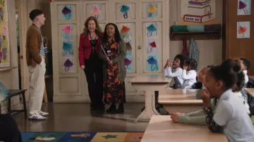 Vestido camisa de satén de manga larga de Anthropologie Exquise que lleva Janine Teagues (Quinta Brunson) como se ve en Abbott Elementary (S05E18)