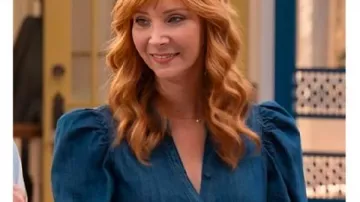 Le Retour S03 Chemise en jean sans col de Lisa Kudrow portée par Valerie Cherish (Lisa Kudrow) telle que vue dans The Comeback (S03E08)