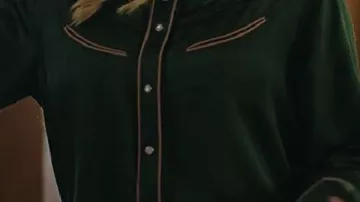 Camisa verde que llevaba (Emily Tennant) en Seasons of Blossom