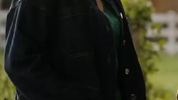 Chaqueta vaquera que lleva (Emily Tennant) en Seasons of Blossom