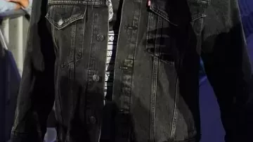 Veste de camionneur portée par Roman Reigns dans The OTC IS BACK | Roman Reigns fait un retour épique : Raw, 14 juillet 2025