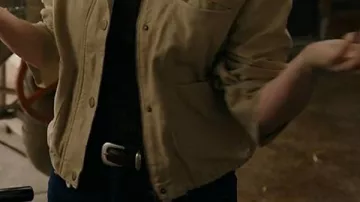 Chaqueta que lleva (Emily Tennant) en Seasons of Blossom