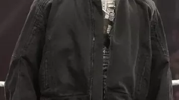 Veste en jean de Roman Reigns dans Roman Reigns DÉTRUIT CM Punk : Moments forts bruts, 23 mars 2026