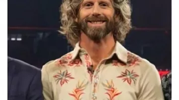 La camisa occidental americana media con estampado floral Frank vista en The Greatest Average American
