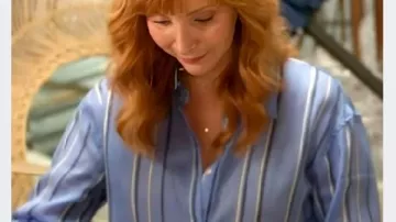 La chemise boutonnée de Lisa Kudrow de la saison 3 du Retour portée par Valerie Cherish (Lisa Kudrow) telle que vue dans Le Retour (S03E08)