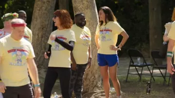 Pantalones cortos Under Armour Women's Fly By usados por Kate Martinez (Erica Hernández) como se ve en Jury Duty Presents: Company Retreat (S01E05)