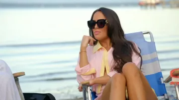 Gafas de sol Versace Woman Montura negra, lentes gris oscuro que lleva Rosie DiMare como se ve en The Real Housewives of Rhode Island (S01E01)