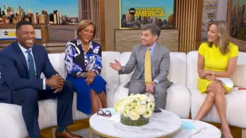 Camisa de seda Emilio Pucci Hanami Stamp llevada por Robin Roberts tal como se ve en Good Morning America el 6 de abril de 2026